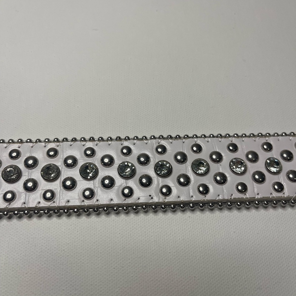 Elegant White Studded Belt with Silver Accents - Picture 7 of 8